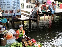 Khlong lat Mayom floating market
