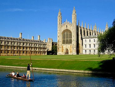 King's College Chapel, Cambridge, on a summer's day (© Andrew Dunn / CC BY-SA 2.0)