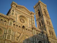 The intricately decorated facade of Florence's Cathedral (© Christopher Patterson , CC-BY-SA-3.0)