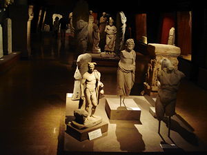 Ancient Greek exhibition at the Istanbul Archaeology Museum. (© Nevit Dilmen, CC BY-SA 3.0)