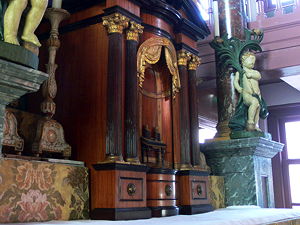 An altar at the Museum 'Ons' Lieve Heer op Solder'