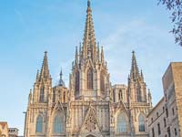 The central spire of Barcelona's Cathedral (© Bengt Nyman, CC-BY-SA-2.0)