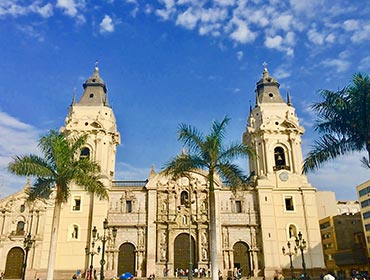 Lima's main Cathedral (© Paulo JC Nogueira, CC-BY-SA-3.0)