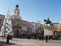 The Puerta del Sol plaza in central Madrid (© emijrp (CC-BY-SA)).