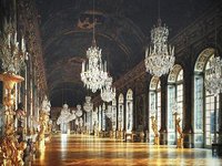 The Hall of Mirrors in the Versaille Palace (© Regi51, distributed under a CCASA3.0 Unported licence).