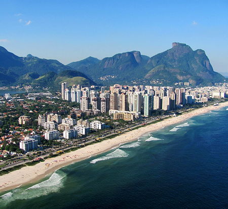 View of the Rodrigo de Freitas Lagoon with Copacabana Beach