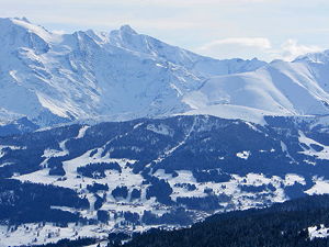Mont d'Arbois (center), ski slopes west side of the Megève resort (© B. Brassoud, CC BY-SA 4.0)