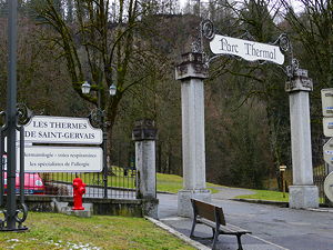 Entrance to the Thermal Park in Le Fayet (Saint-Gervais-les-Bains, Haute-Savoie). (© Siren-Com, CC BY-SA 4.0)