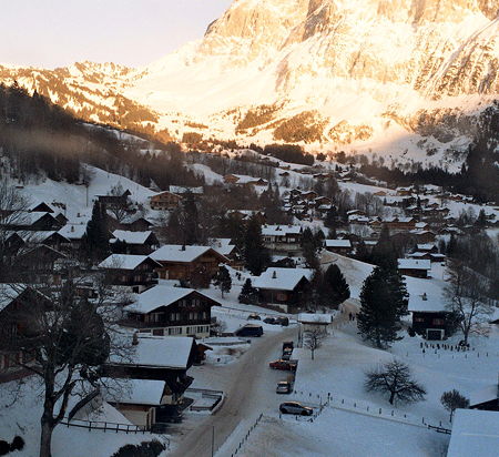Grindelwald is a village and municipality in the Interlaken-Oberhasli administrative district in the canton of Berne in Switzerland. (© Rama, CC BY-SA 2.0)