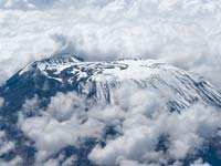 An aerial view of Kilimanjaro's summit (&copyl Hansueli Krapf, CC-BY-ASA-3.0)
