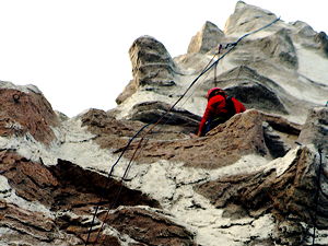 People climbing Matterhorn (© Jim Winstead, CC BY 2.0)