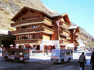 Zermatt's Bahnhofsplatz and station building