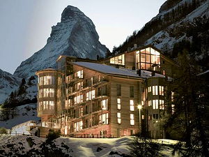The Omnia Restaurant is part of the contemporary Omnia Hotel, overlooking central Zermatt and offers haute cuisine in a modern 60-seater (© the-omnia.com)